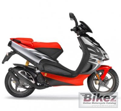 2010 Aprilia SR 50 R Street photo